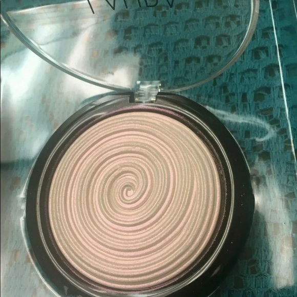 NWT Laura Geller 2 Piece Luminous Collection - Picture 3 of 6